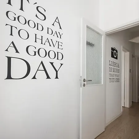 Apartment Bairro Alto - Bica 3 *