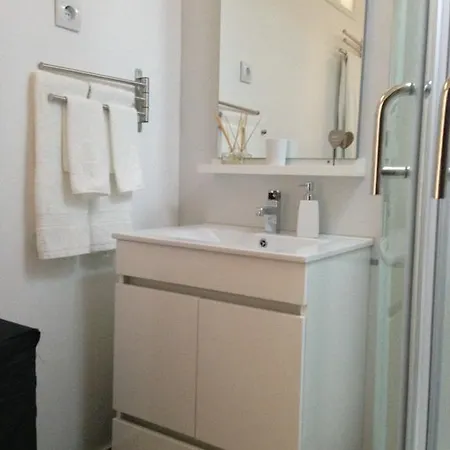 Bairro Alto - Bica 3 * Lisbon